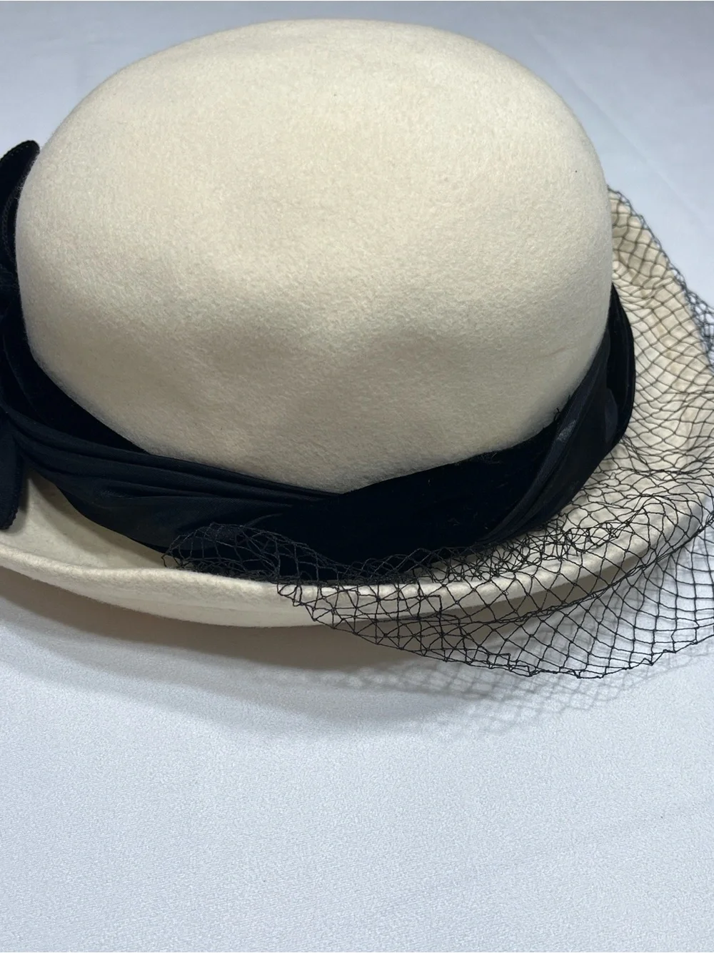 Vintage White Wool Felt Cocktail Hat Black Veil Bow USA Church Wedding